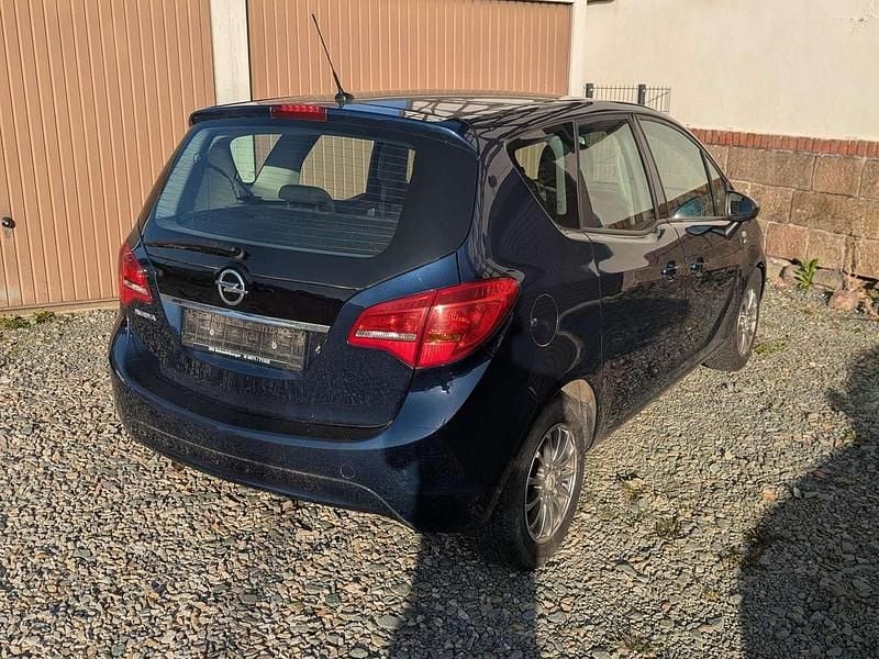 Usata Opel Meriva Active 101 CV (74 kW) 2013 Blu Monovolume