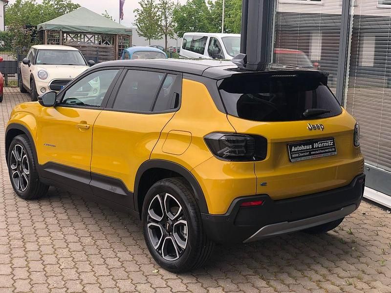 Neu Jeep Avenger Summit 110 PS (80 kW) 2025 Gelb SUV