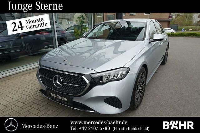 Lack hightechsilber (metallic) Gebraucht 2024 Mercedes E220 Avantgarde Limousine | 50.950 € (Teuer) - Bild 1/2