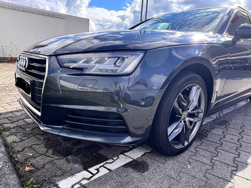 Grau Gebraucht 2016 Audi A4 Sport Kombi | 13.500 € (Fairer Preis) - Bild 1/4