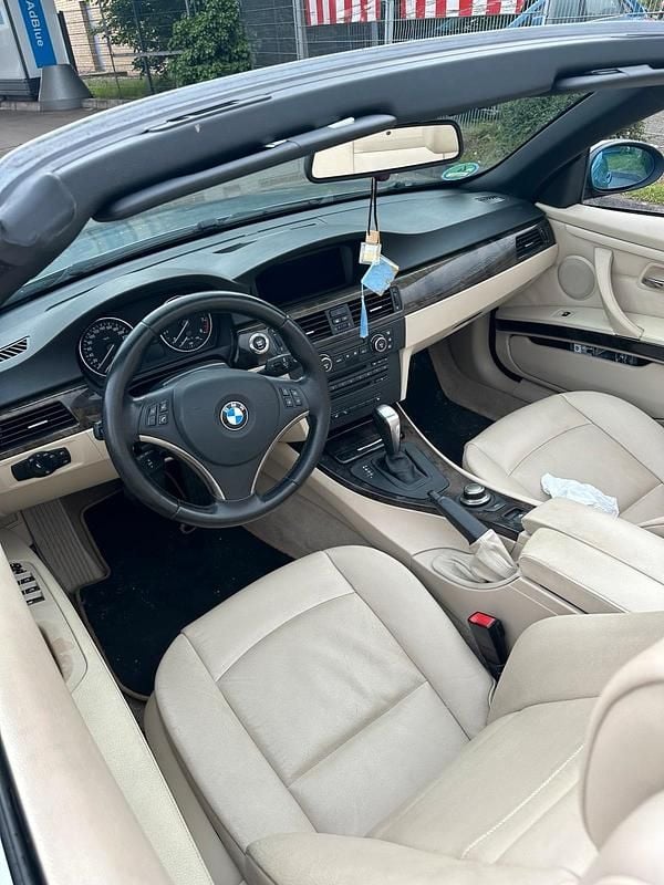 Gebraucht BMW 325 Cabriolet 218 PS (160 kW) 2007 Grau Cabrio