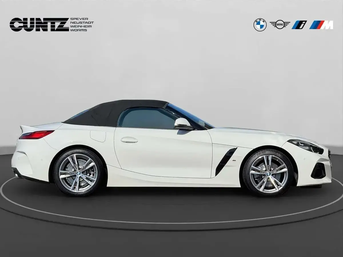 Gebraucht BMW Z4 197 PS (144 kW) 2024 Alpinweiß uni Cabrio