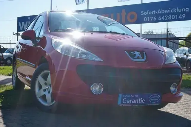 Gebraucht Peugeot 207 Urban Move 73 PS (53 kW) 2009 Rot Kleinwagen