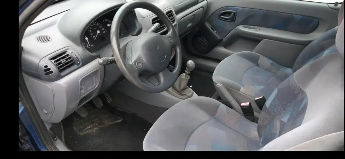 Gebraucht Renault Clio 58 PS (42 kW) 1999 Blau Kleinwagen