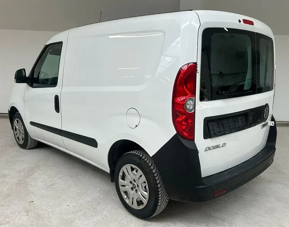 Gebraucht Fiat Doblò 90 PS (66 kW) 2022 Weiß Van / Kleinbus