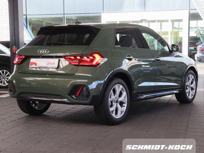 Gebraucht Audi A1 S-Line 116 PS (85 kW) 2024 Distriktgrün metallic Kleinwagen