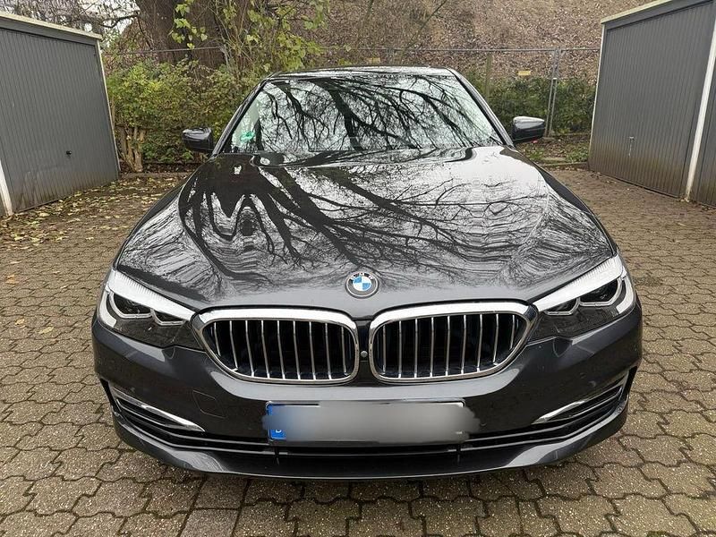 Gebraucht BMW 530e iPerformance 184 PS (135 kW) 2018 Grau Limousine