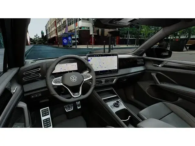 Usata VW Tiguan Style 204 CV (150 kW) 2025 Argento SUV