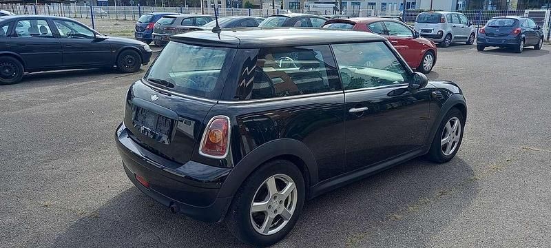 Gebraucht Mini ONE 95 PS (69 kW) 2010 Midnight black metallic Kleinwagen
