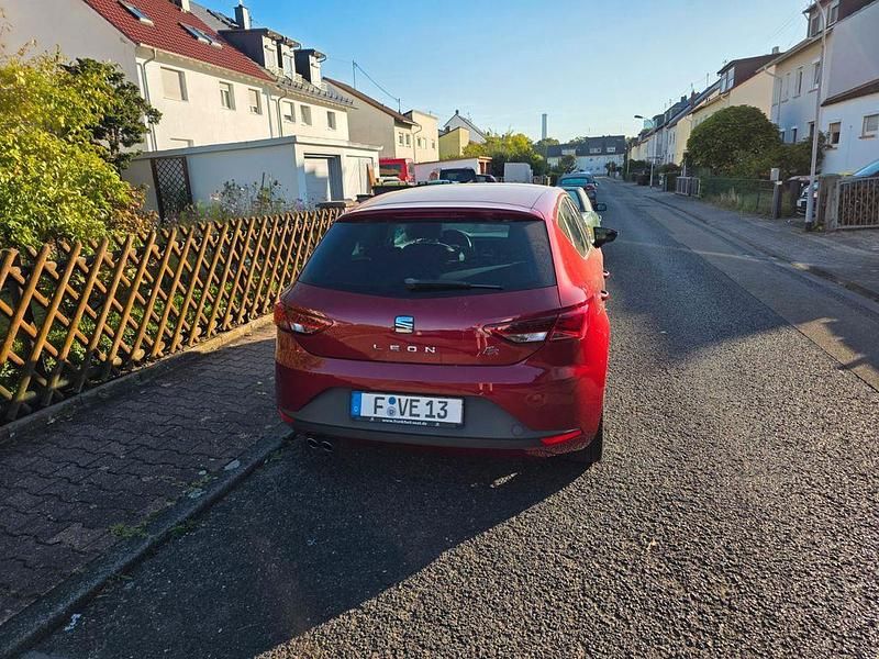 Gebraucht Seat Leon FR 150 PS (110 kW) 2015 Rot Limousine