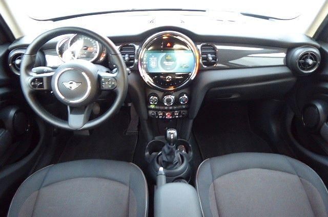 Gebraucht Mini ONE Essential 102 PS (75 kW) 2022 Schwarz Kleinwagen