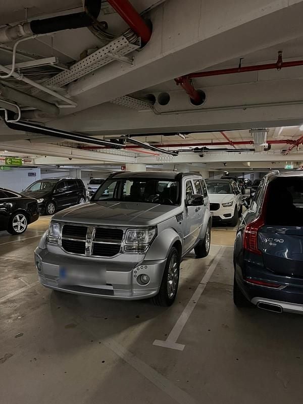 Silber Gebraucht 2010 Dodge Nitro SUV | 4.850 € (Superpreis) - Bild 1/4