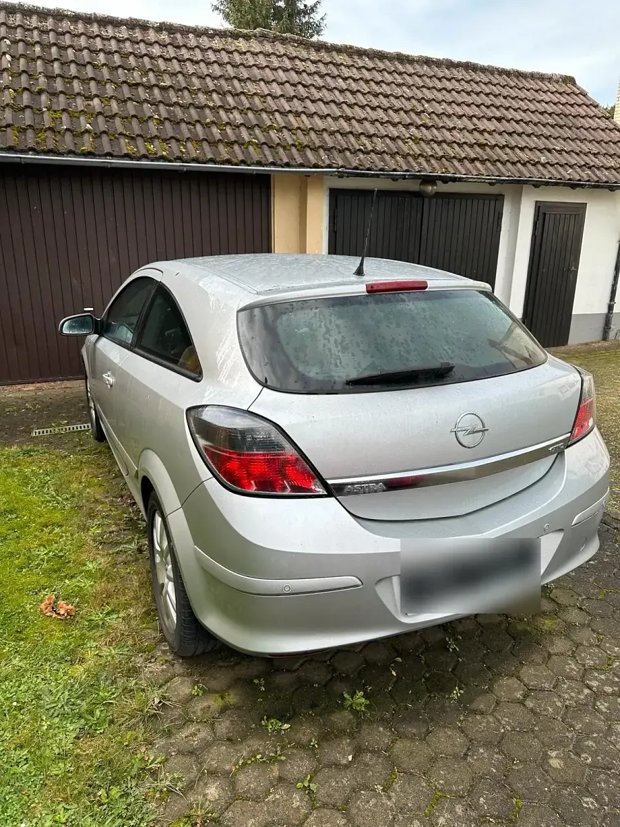 Gebraucht Opel Astra GTC 105 PS (77 kW) 2006 Silber Coupé