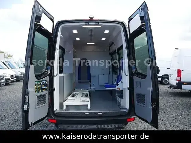 Używany Mercedes Sprinter 140 KM (102 kW) 2017 Czarny Van