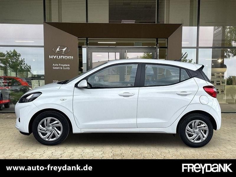 Gebraucht Hyundai i10 Select 63 PS (46 kW) 2025 Atlas white Kleinwagen