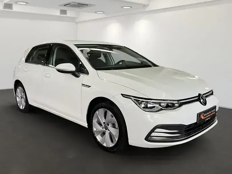 Gebraucht VW Golf VIII Style 150 PS (110 kW) 2022 Pure white Limousine