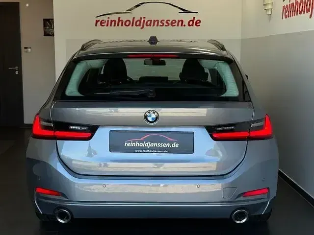 Gebraucht BMW 320 Shadowline 190 PS (139 kW) 2024 Grau Limousine
