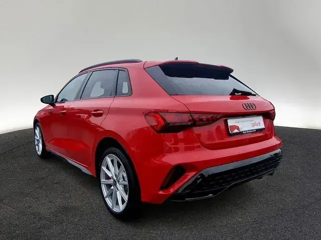 Usata Audi A3 Sportback e-tron S-Line 272 CV (200 kW) 2025 Rosso Utilitaria