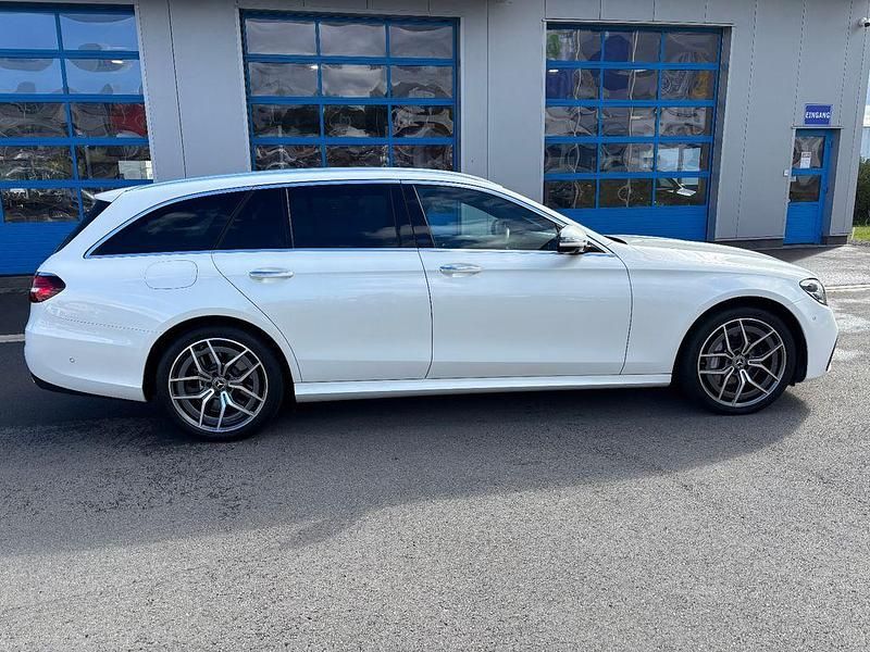 Gebraucht Mercedes E450 AMG 367 PS (269 kW) 2022 Weiß Limousine