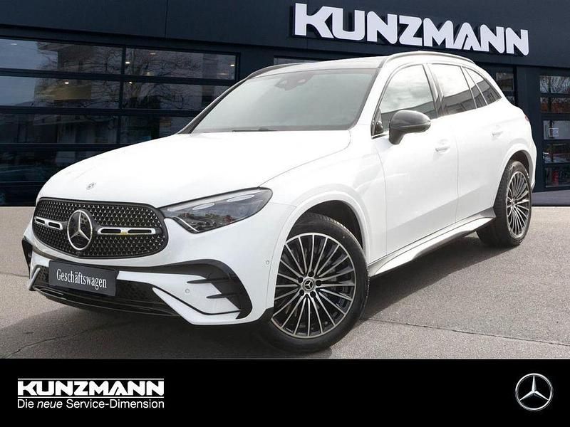 Manufaktur opalithweiß bright Gebraucht 2025 Mercedes GLC220 AMG SUV | 55.360 € (Guter Preis) - Bild 1/4