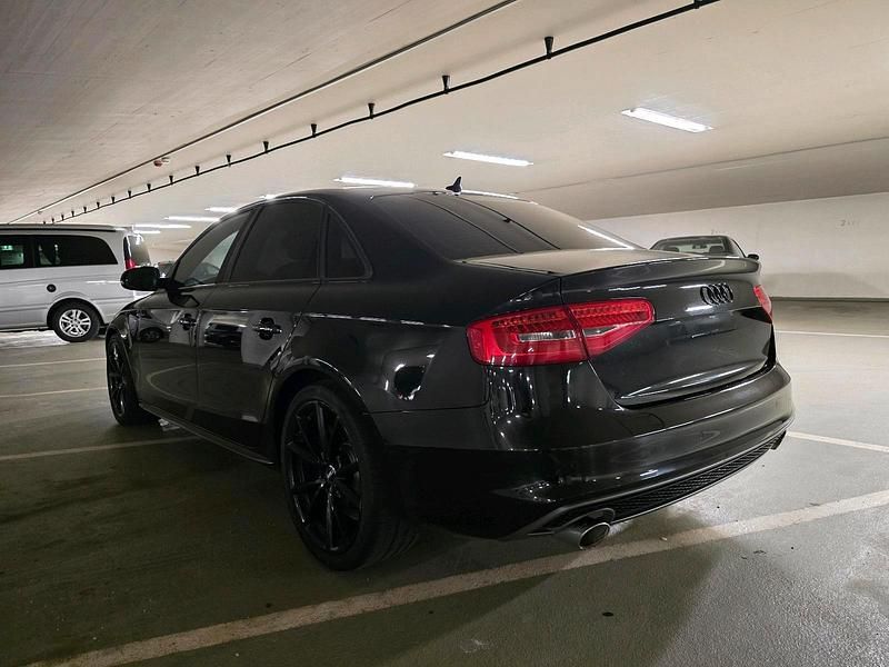 Second-hand Audi A4 Black Edition 245 CP (180 kW) 2014 Negru Berlinǎ