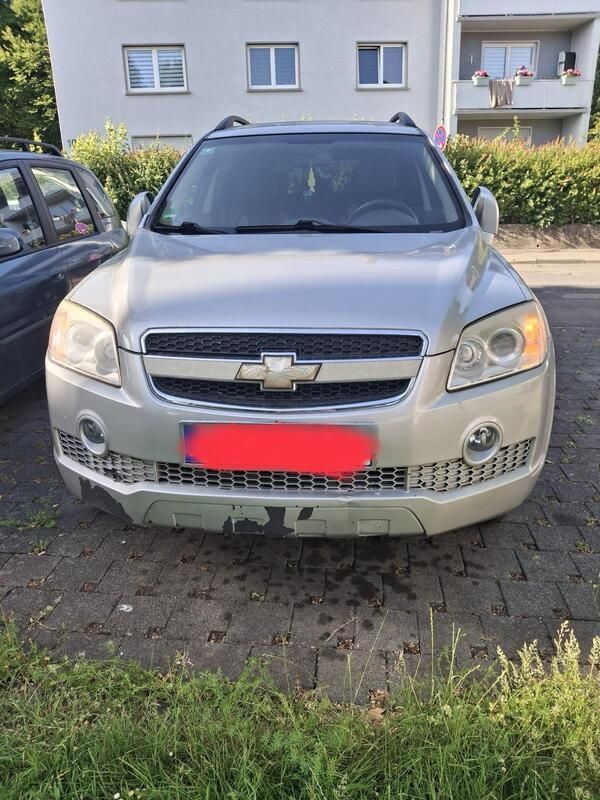 Grau Gebraucht 2010 Chevrolet Captiva SUV | 4.000 € (Fairer Preis) - Bild 1/4