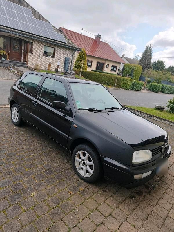 Gebraucht VW Golf III 60 PS (44 kW) 1997 Schwarz Kleinwagen