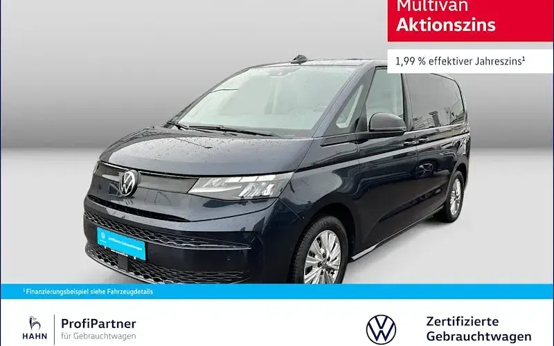 Gebraucht VW Multivan Basis 150 PS (110 kW) 2024 Blau Van / Kleinbus