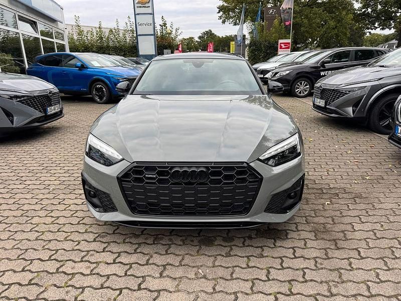 Grau Gebraucht 2022 Audi A5 Sportback S-Line Kleinwagen | 44.890 € - Bild 1/4