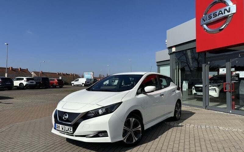 Weiß Gebraucht 2022 Nissan Leaf Acenta Kleinwagen | 17.900 € (Fairer Preis) - Bild 1/4
