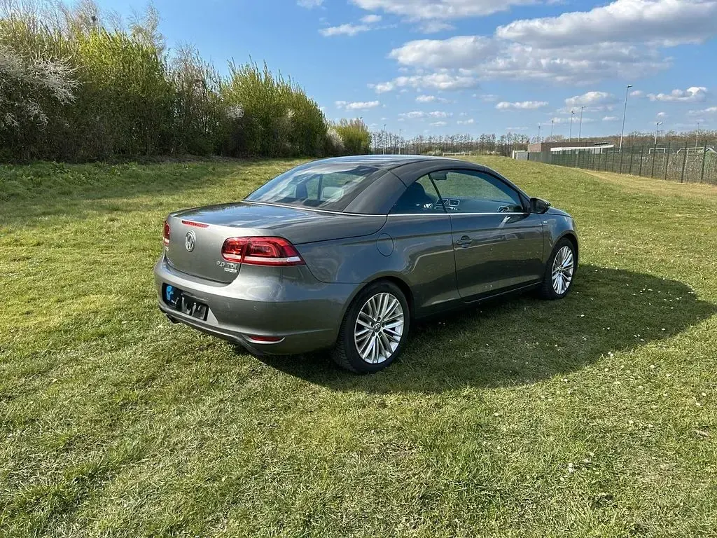 Gebraucht VW Eos 140 PS (102 kW) 2014 Grau Cabrio