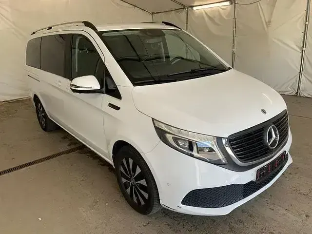 Gebraucht Mercedes EQV300 150 kW (204 PS) 2022 Arktikweiss Van / Kleinbus