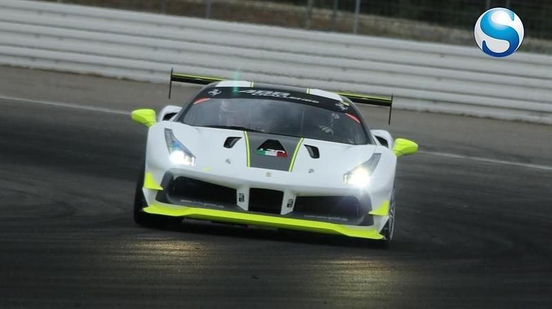 Gebraucht Ferrari 488 670 PS (492 kW) 2018 Weiss weiss Coupé