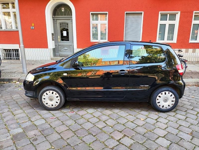 Gebraucht VW Fox Refresh 55 PS (40 kW) 2009 Schwarz Kleinwagen