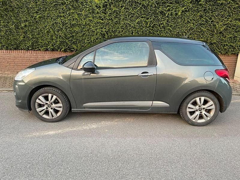 Gebraucht Citroën DS3 So Chic 120 PS (88 kW) 2013 Grau Kleinwagen