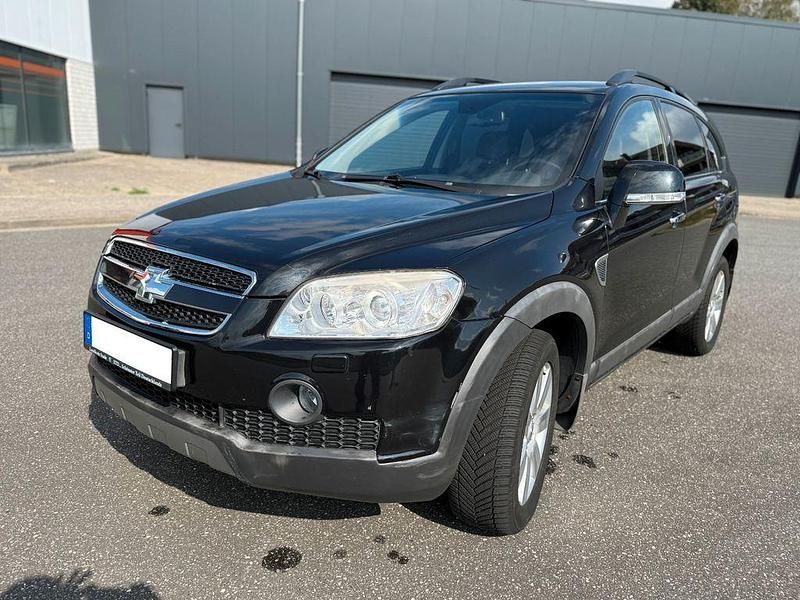 Schwarz Gebraucht 2010 Chevrolet Captiva SUV | 5.490 € (Fairer Preis) - Bild 1/4
