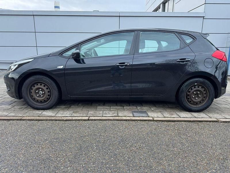 Gebraucht Kia Ceed Attract 99 PS (72 kW) 2014 Schwarz Kleinwagen