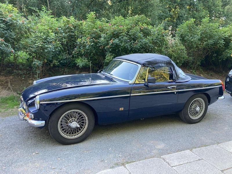 Second-hand MG B 95 CP (69 kW) 1975 Albastru Cabrio