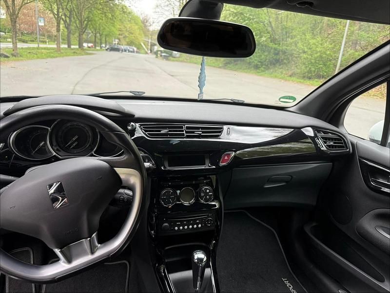 Gebraucht Citroën DS3 120 PS (88 kW) 2012 Schwarz Kleinwagen