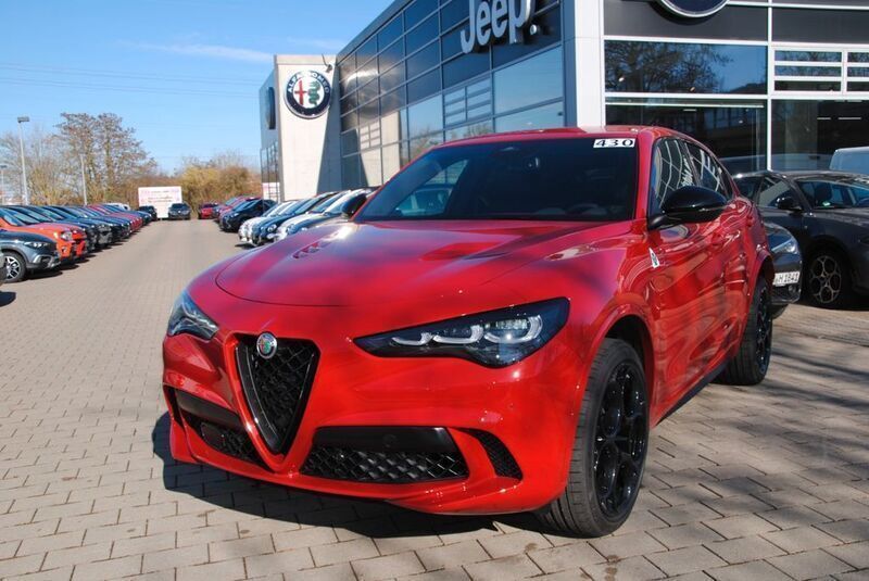 Rosso alfa Neu 2024 Alfa Romeo Stelvio Quadrifoglio SUV | 88.990 € (Etwas zu teuer) - Bild 1/4