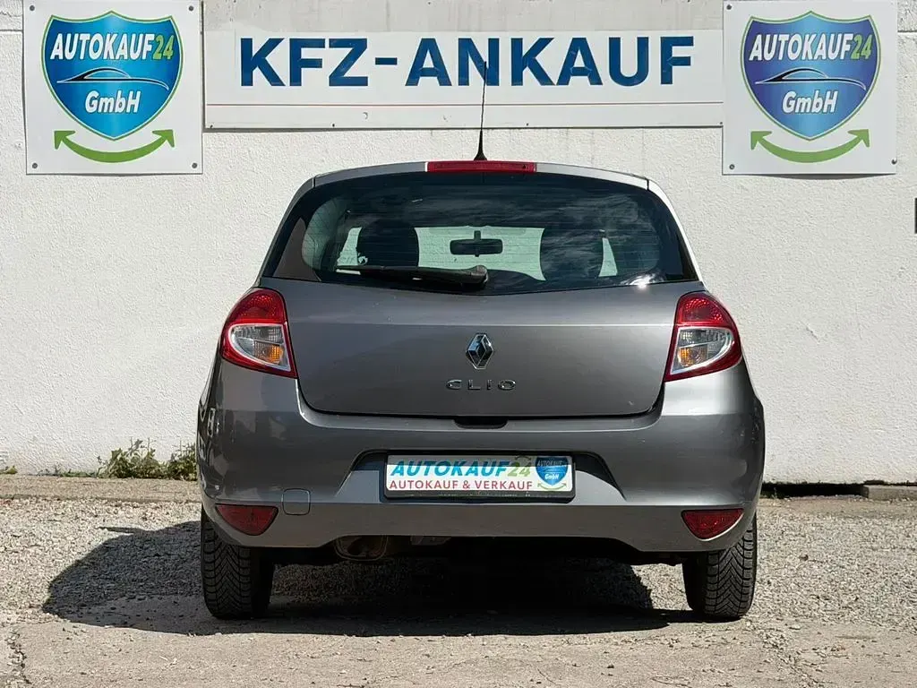 Gebraucht Renault Clio III 75 PS (55 kW) 2012 Grau Kleinwagen