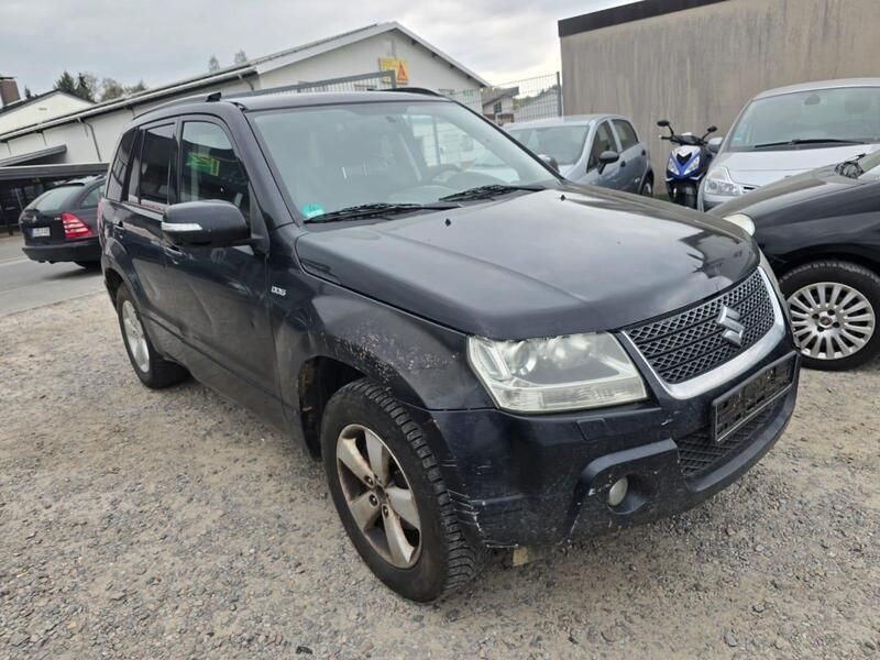 Schwarz Gebraucht 2012 Suzuki Grand Vitara SUV | 1.950 € (Superpreis) - Bild 1/4