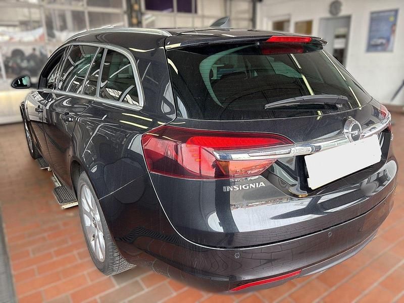 Gebraucht Opel Insignia 140 PS (102 kW) 2016 Schwarz Kombi