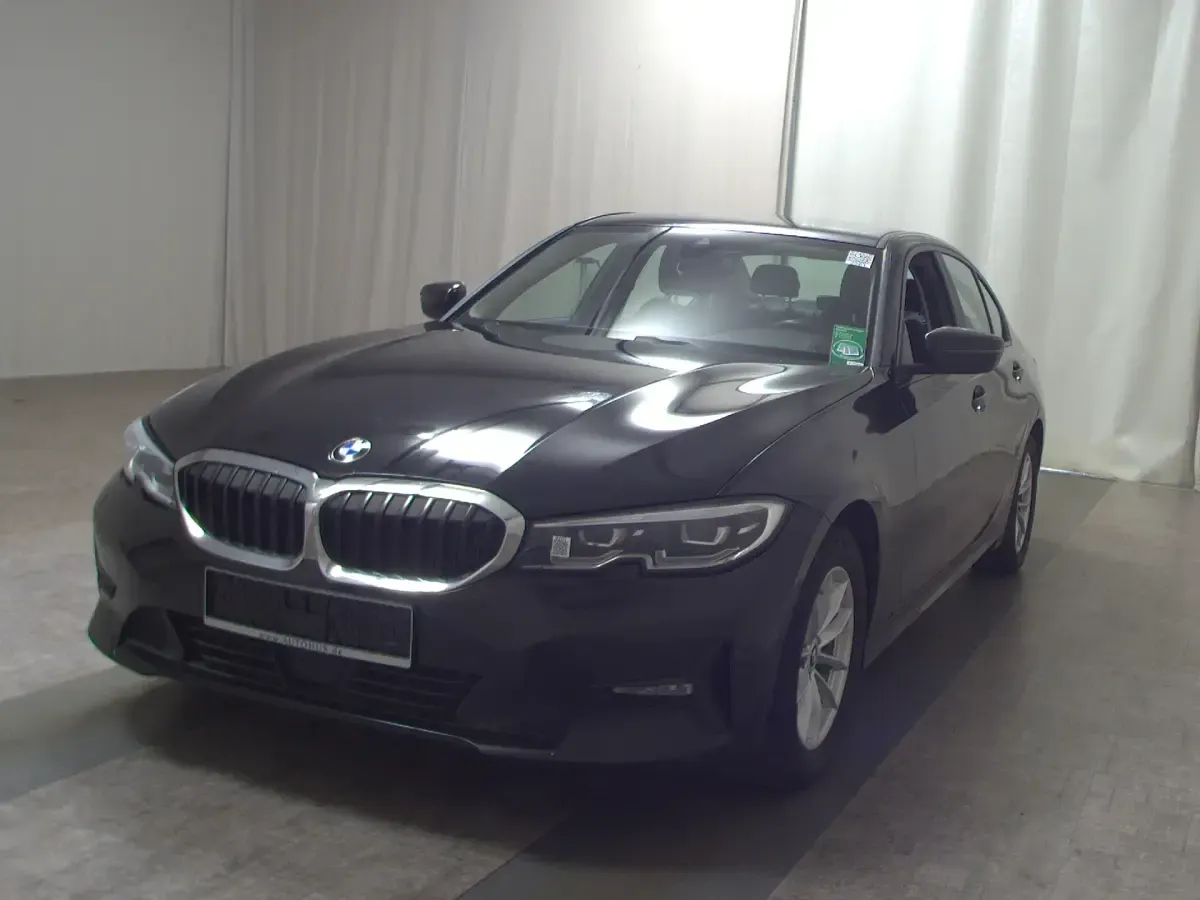 Używany BMW 320 Advantage 190 KM (139 kW) 2020 Czarny Sedan/Limuzyna