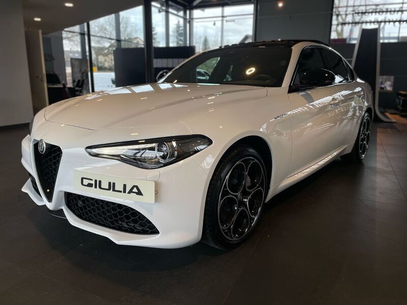 Bianco alfa Gebraucht 2023 Alfa Romeo Giulia Veloce Limousine | 43.990 € (Etwas zu teuer) - Bild 1/4