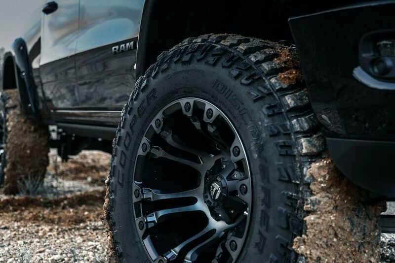 Gebraucht Dodge Ram 401 PS (294 kW) 2022 Schwarz metallic Pickup