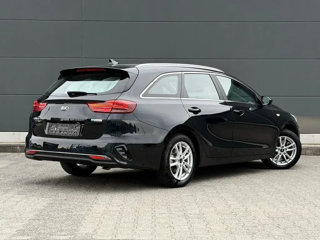 Gebraucht Kia Ceed Sportswagon Vision 160 PS (117 kW) 2021 Schwarz Kombi