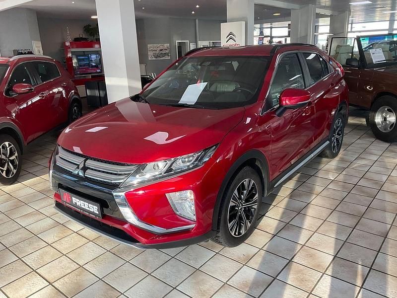 Rot Gebraucht 2019 Mitsubishi Eclipse Cross Diamant Edition SUV | 17.990 € (Etwas zu teuer) - Bild 1/4