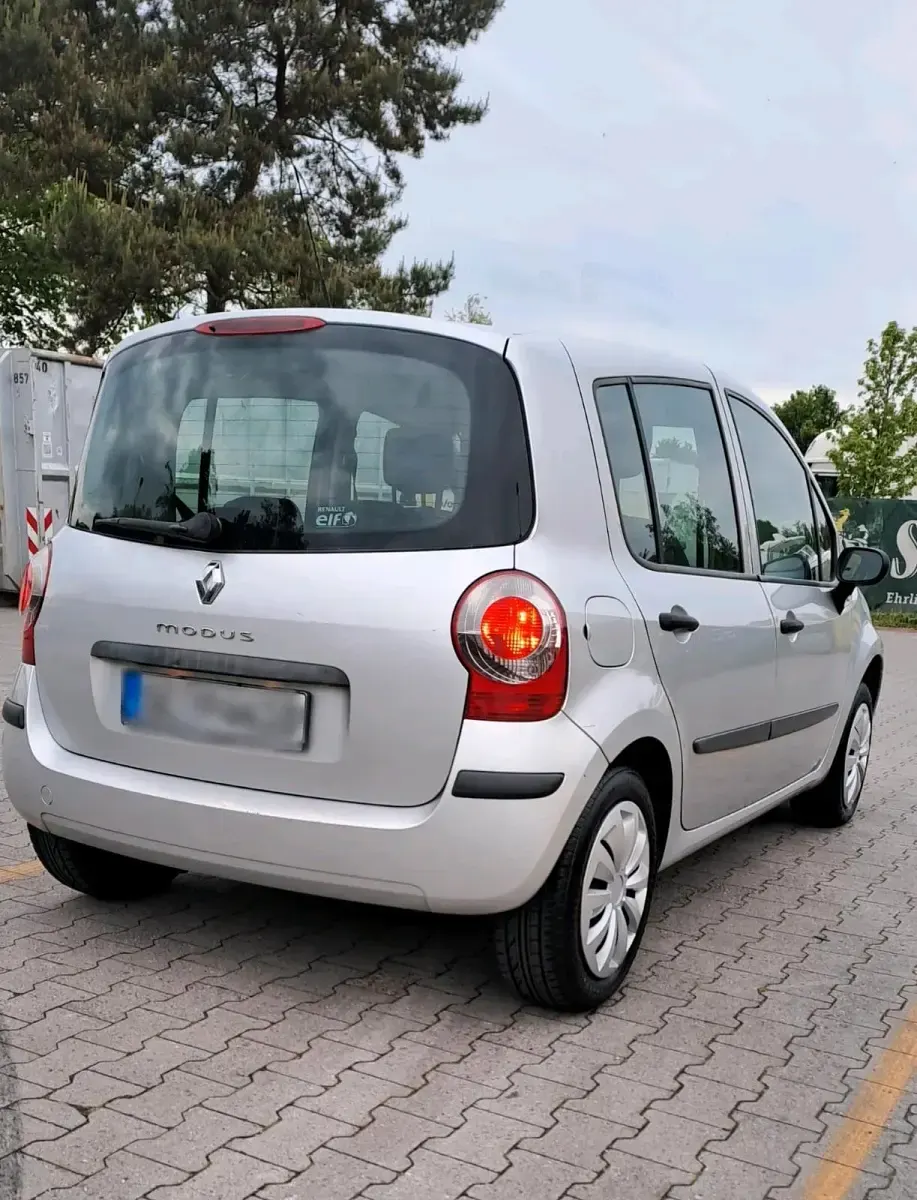 Używany Renault Modus 75 KM (55 kW) 2006 Srebrny Minivan