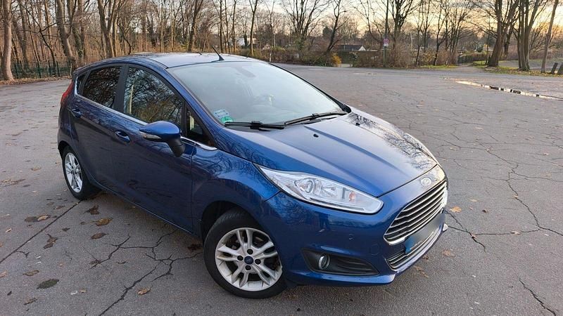 Gebraucht Ford Fiesta 125 PS (91 kW) 2015 Blau Kleinwagen